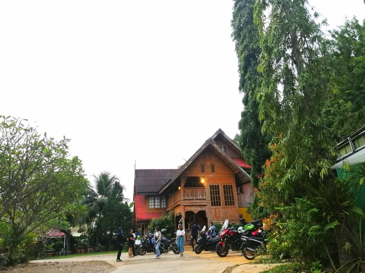 Hotel Crossroads House Mae Hong Son Exterior foto