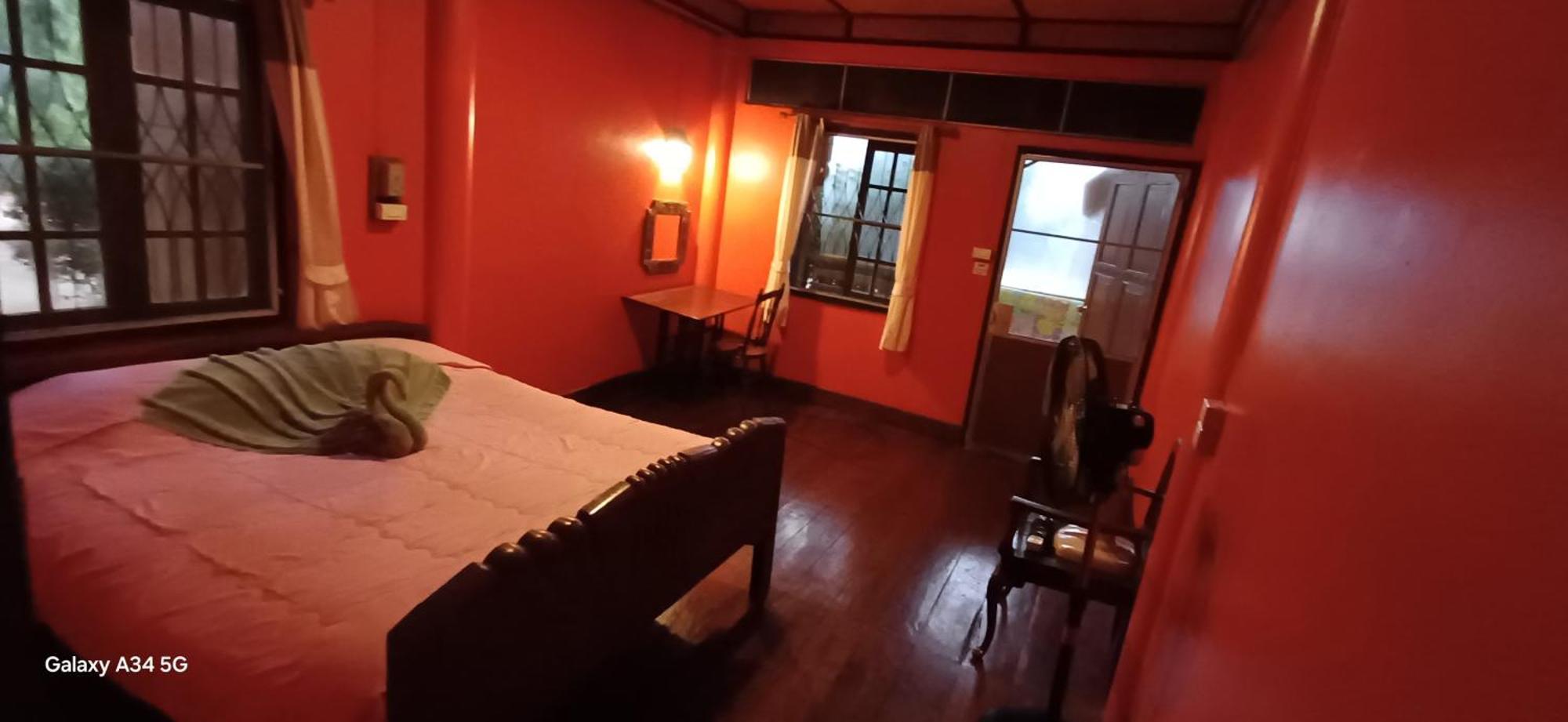 Hotel Crossroads House Mae Hong Son Exterior foto