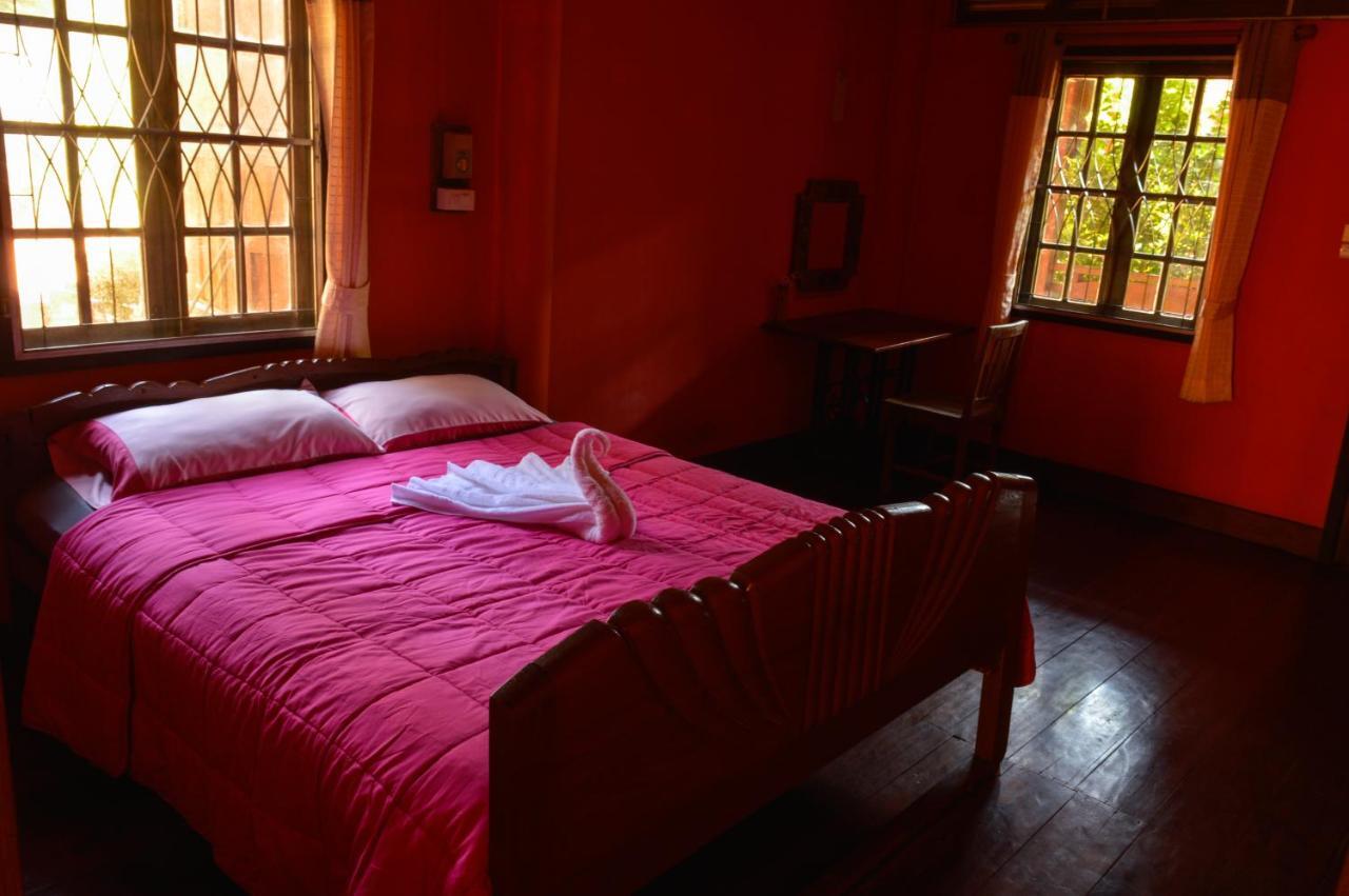 Hotel Crossroads House Mae Hong Son Exterior foto